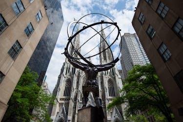 St. Patrick’s Cathedral skip-the-line tickets audio tour and Rockefeller Center walking tour